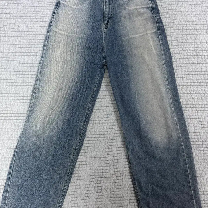 [BUNJANG] OOTJ Washed Denim Jeans / OOTJ 청바지