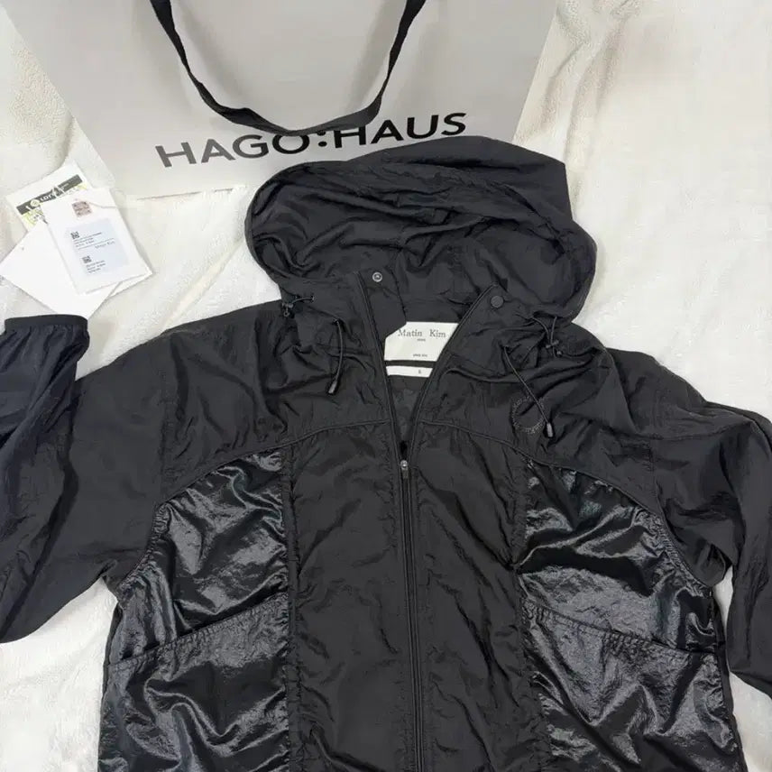 [SOLD OUT] 새상품급 마뗑킴 블랙 후드 바람막이 자켓