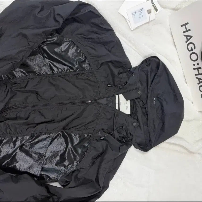 [SOLD OUT] 새상품급 마뗑킴 블랙 후드 바람막이 자켓