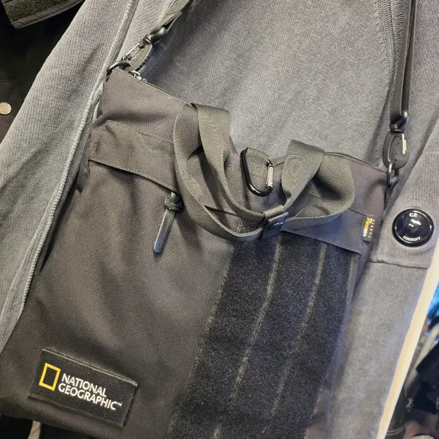 [SOLD OUT] 내셔널지오그래픽 블랙 토트백 겸 숄더백