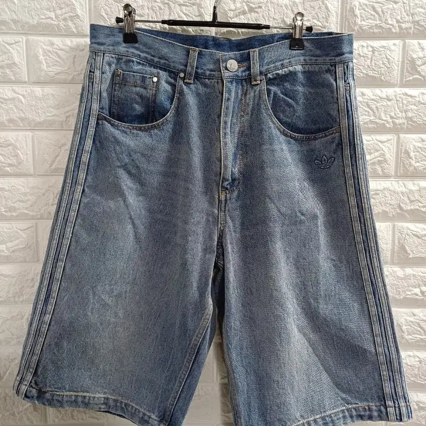 [SOLD OUT] 32. 아디다스 버뮤다 청반바지 JY6290