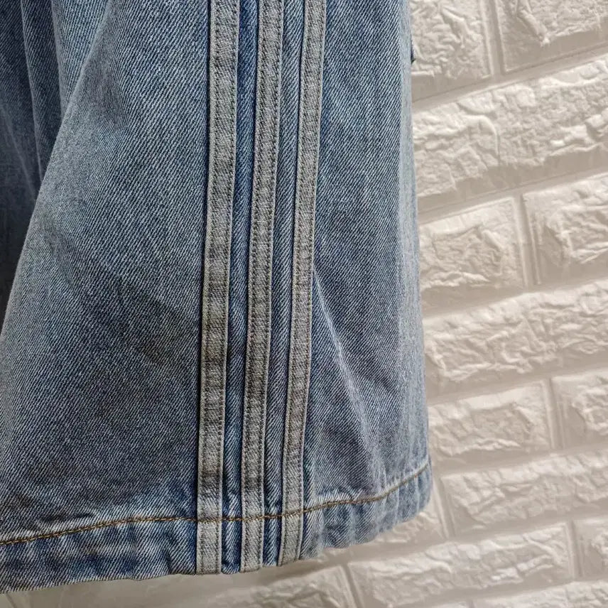 [SOLD OUT] 32. 아디다스 버뮤다 청반바지 JY6290