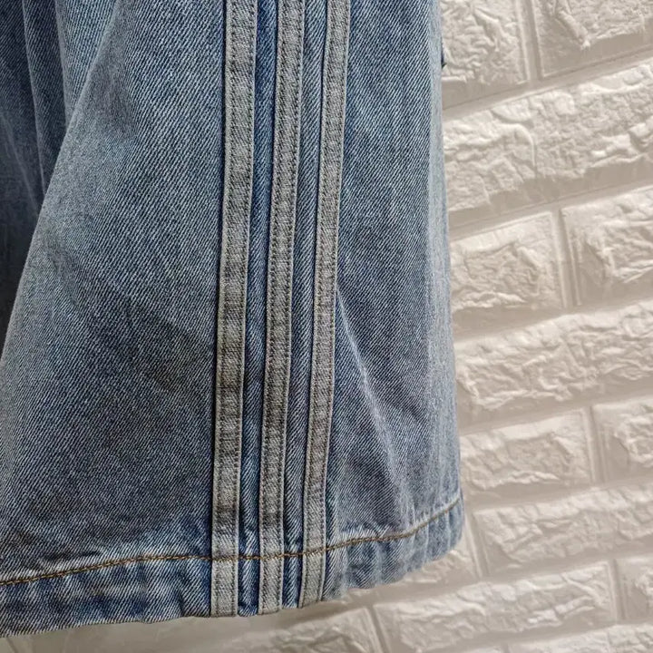 [SOLD OUT] 32. 아디다스 버뮤다 청반바지 JY6290