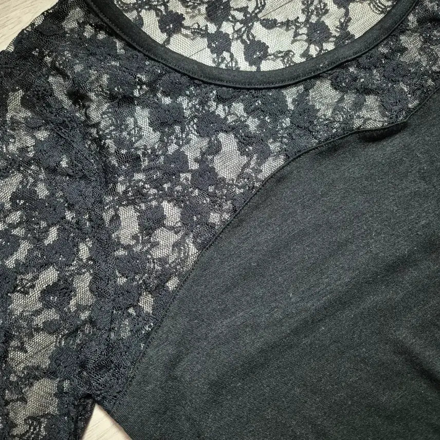 [BUNJANG] Y2K Black Lace Long Sleeve T-Shirt / 새상품)y2k 블랙 레이스 긴팔 티셔츠 판매합니다