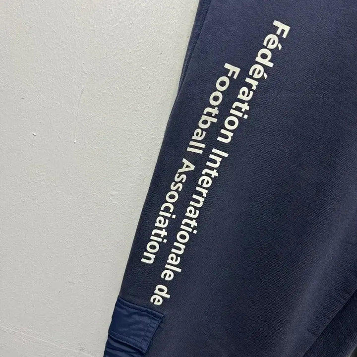 [BUNJANG] FIFA Navy Training Pants / FIFA 네이비 트레이닝 바지