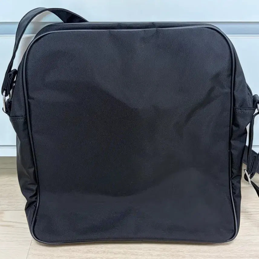 [BUNJANG] Comme des Garçons CDG Crossbody Bag Medium / 꼼데가르송 CDG 크로스백 M
