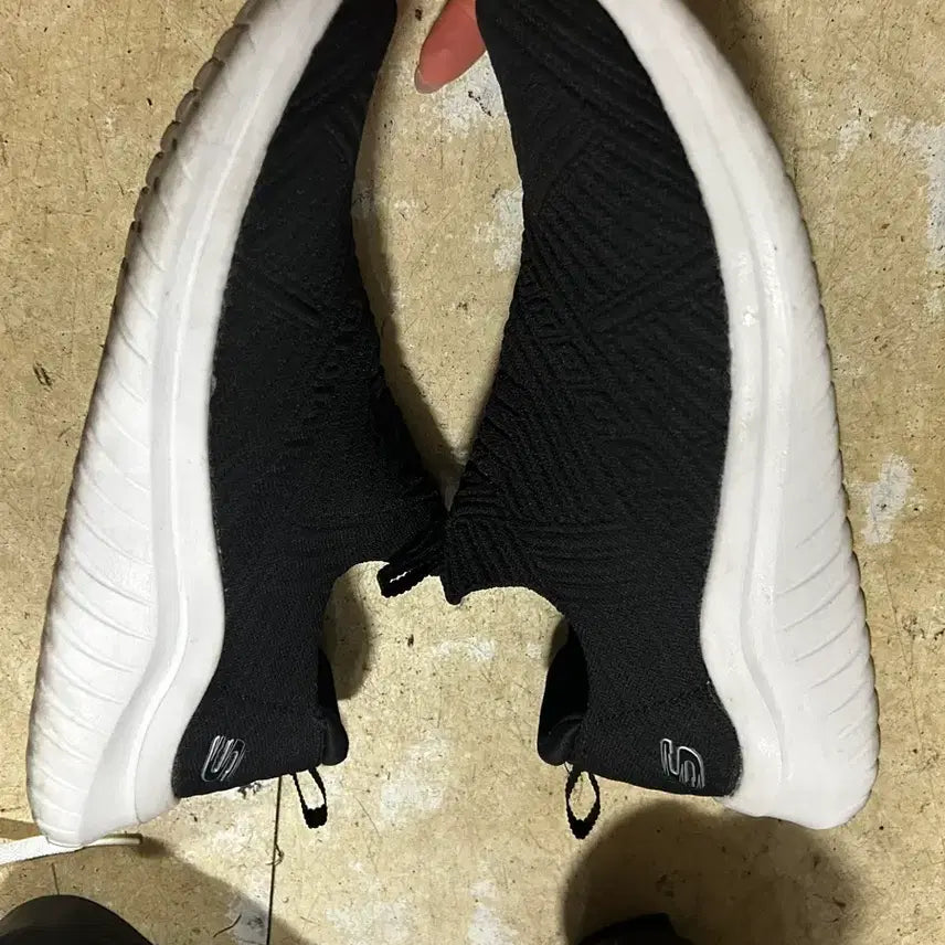 [BUNJANG] Skechers Black Slip-On Ultra Flex 2.0 Shoes (240cm) / 스케쳐스 블랙 슬립온 울트라 플랙스2.0 240cm
