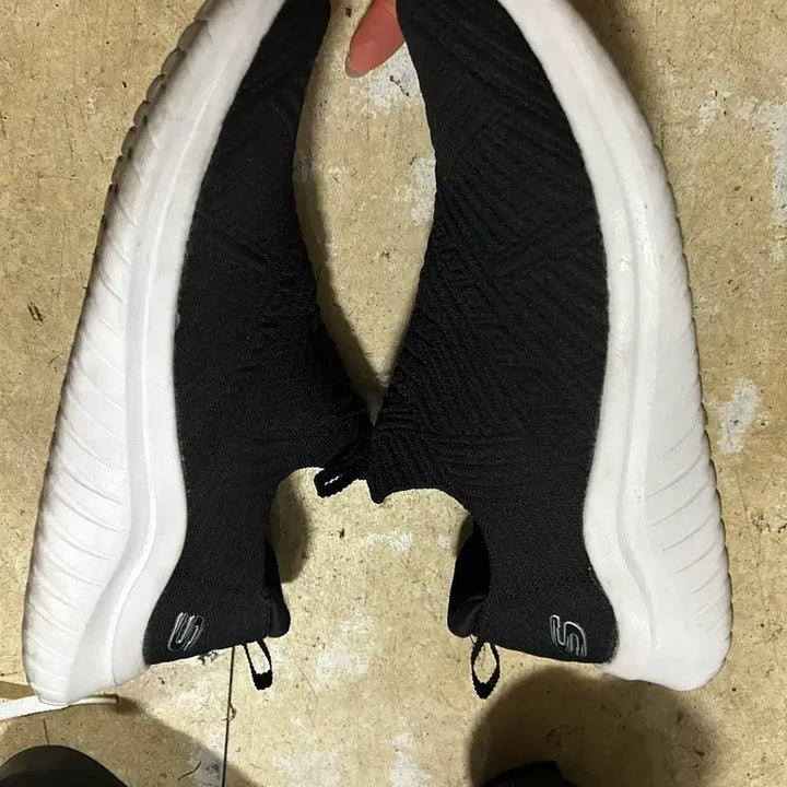[BUNJANG] Skechers Black Slip-On Ultra Flex 2.0 Shoes (240cm) / 스케쳐스 블랙 슬립온 울트라 플랙스2.0 240cm