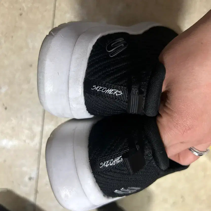 [BUNJANG] Skechers Black Slip-On Ultra Flex 2.0 Shoes (240cm) / 스케쳐스 블랙 슬립온 울트라 플랙스2.0 240cm