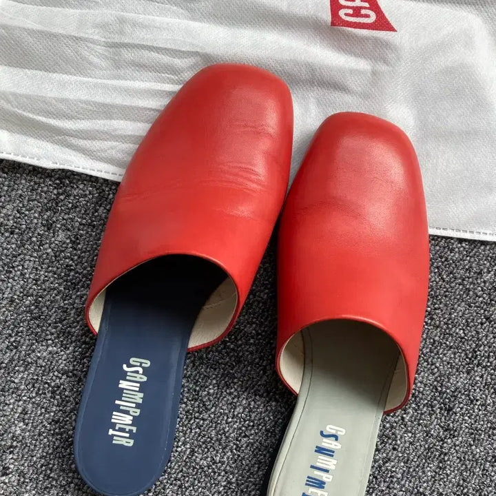 [BUNJANG] Camper Right Nina Red Mule / Camper 캠퍼 레드 뮬
