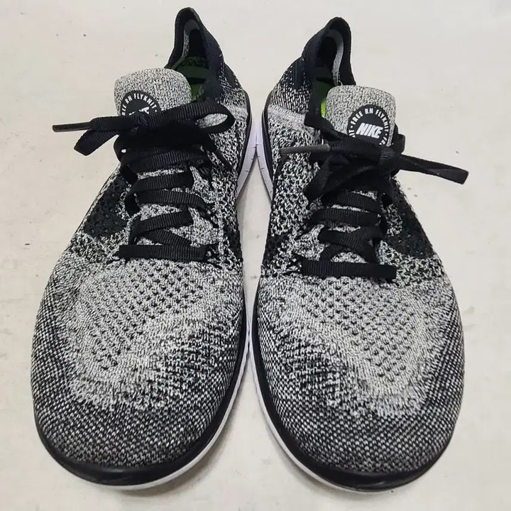 [BUNJANG] Nike Free Run Flyknit Black/White Sneakers (US Women&
