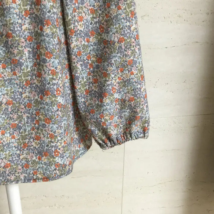 [BUNJANG] Thursday Island Floral Blouse S / 써스데이아일랜드 플라워 블라우스 S