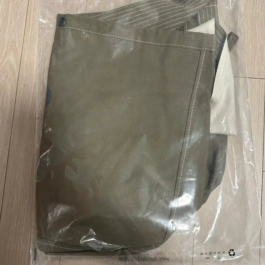 [BUNJANG] SUNLOVE RIIZE Khaki Tote Bag / SUNLOVE  riize 카키색 토트백