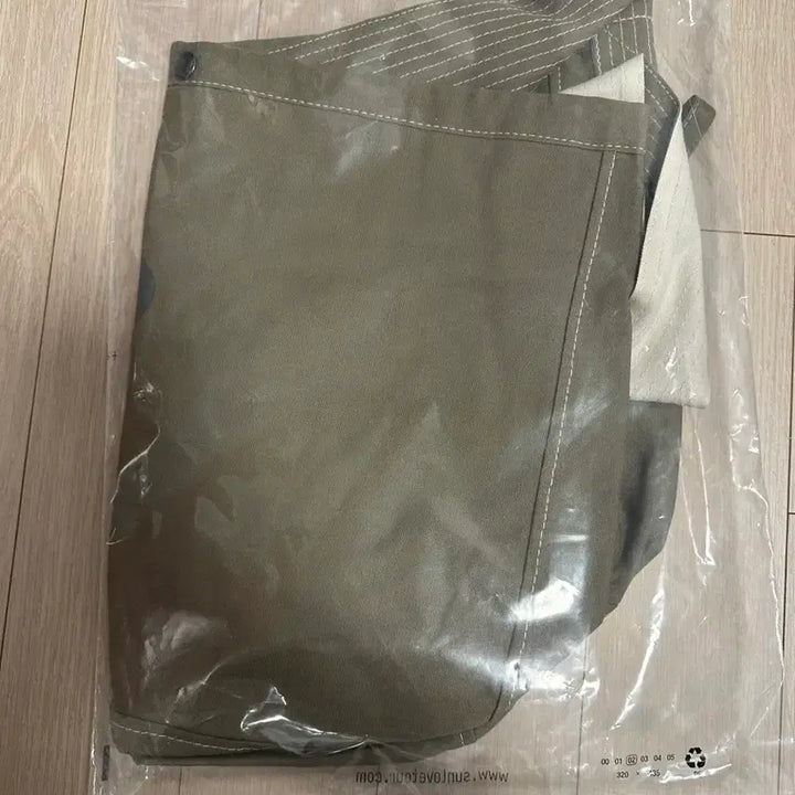 [BUNJANG] SUNLOVE RIIZE Khaki Tote Bag / SUNLOVE  riize 카키색 토트백