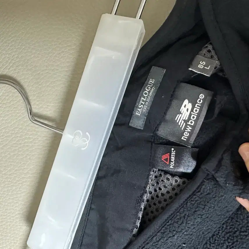 [BUNJANG] New Balance Eastlogue Fleece Cargo Pants Black / 뉴발란스 이스트로그 플리스 카고 바지 블랙