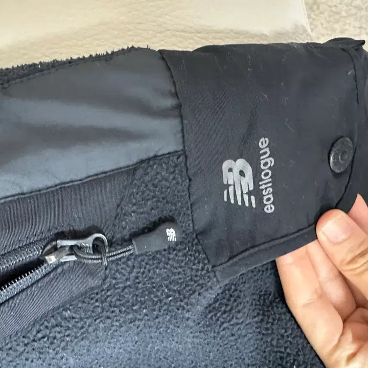 [BUNJANG] New Balance Eastlogue Fleece Cargo Pants Black / 뉴발란스 이스트로그 플리스 카고 바지 블랙