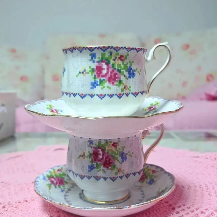 [BUNJANG] Royal Albert Petit Point Duo Teacup Set / 앤틱/엔틱/빈티지 로얄알버트 쁘티니들 듀오 찻잔 2조세트