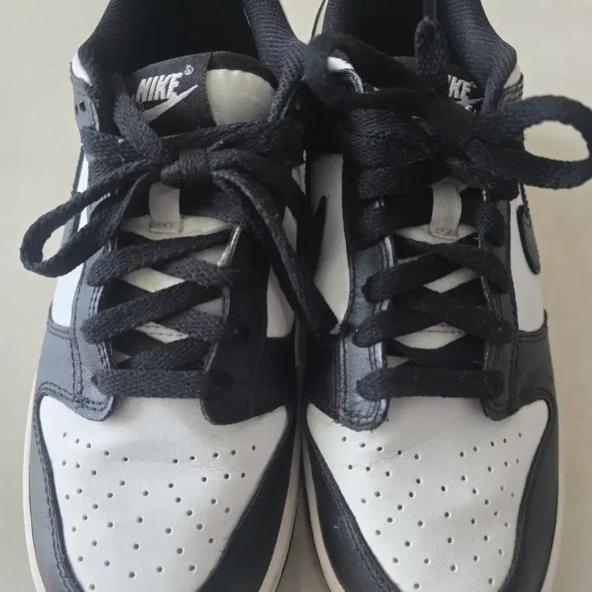 [BUNJANG] Nike Dunk Low Black and White Sneakers / 나이키 덩크 로우 블랙 앤 화이트