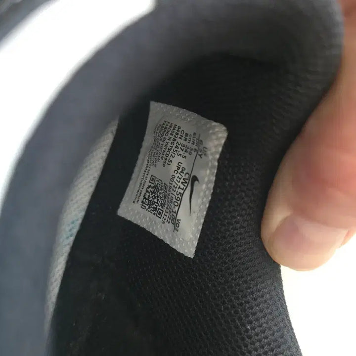 [BUNJANG] Nike Dunk Low Black and White Sneakers / 나이키 덩크 로우 블랙 앤 화이트