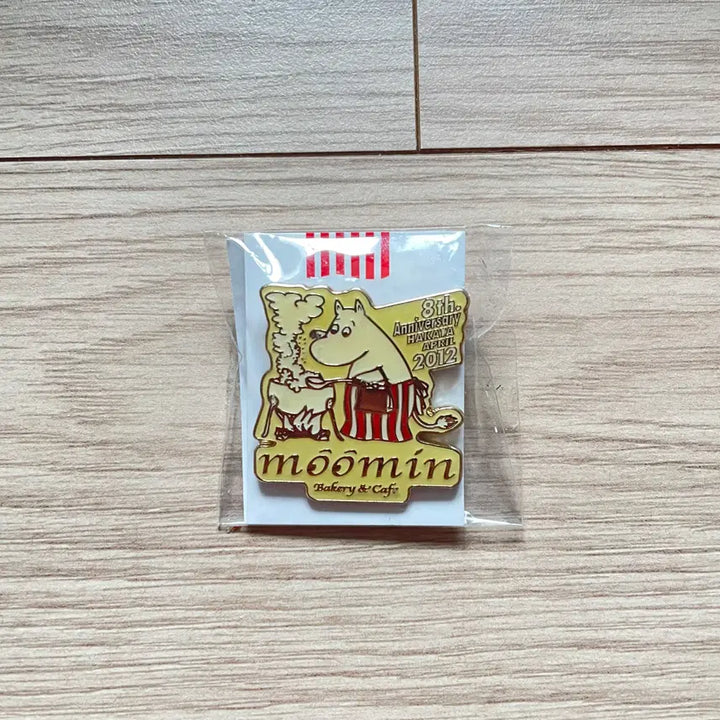 [BUNJANG] Moomin Hakata Moomin Cafe 8th Anniversary Pin Badge / 무민 하카타 무민카페 8주년 기념 핀뱃지
