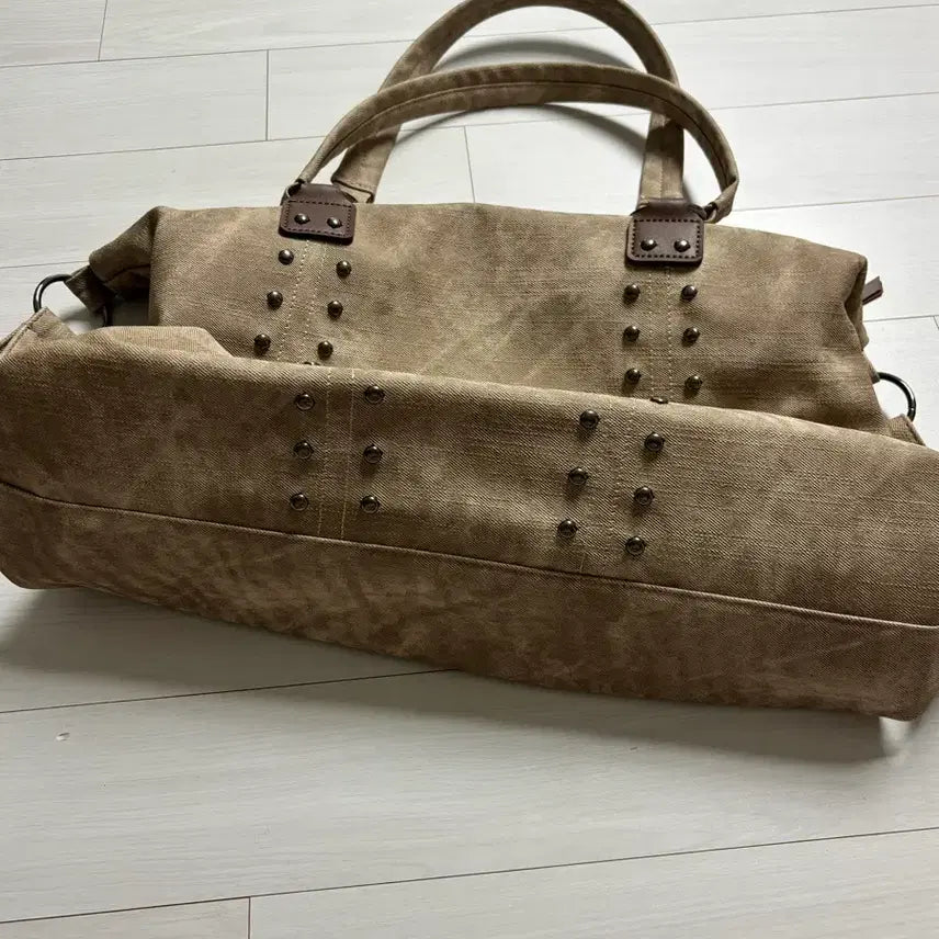 [BUNJANG] Avely Zigzag Stud Big Shoulder Bag Tote Bag Beige / 에이블리 지그재그 스터드 빅 숄더백 토트백 베이지