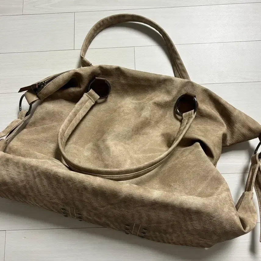 [BUNJANG] Avely Zigzag Stud Big Shoulder Bag Tote Bag Beige / 에이블리 지그재그 스터드 빅 숄더백 토트백 베이지