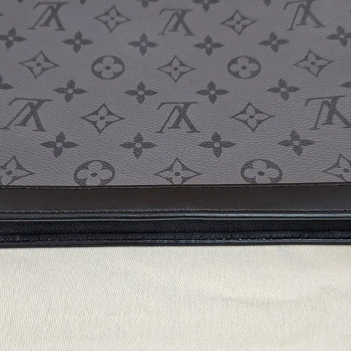 [BUNJANG] Louis Vuitton Pochette Voyage Clutch / 루이비통 리버스 포쉐트 보야주 클러치
