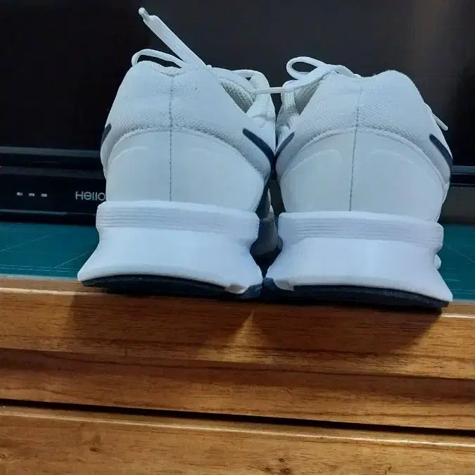 [SOLD OUT] 나이키 정품 런 스위프트 235