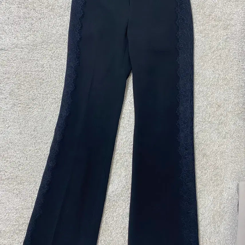 [BUNJANG] Black Lace Trimmed Pants / 블랙 레이스 장식 바지