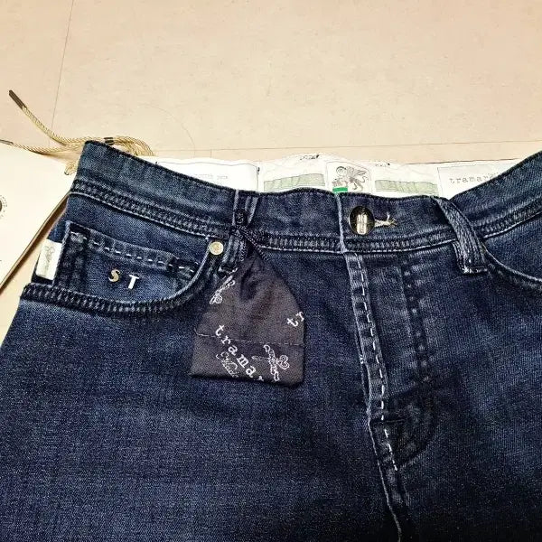 [BUNJANG] Tramarossa Leonardo 12 Month Straight Fit Unworn Jeans / 트라마로사 레오나르도 12먼스 스트레이트핏 미착용품  MYR
