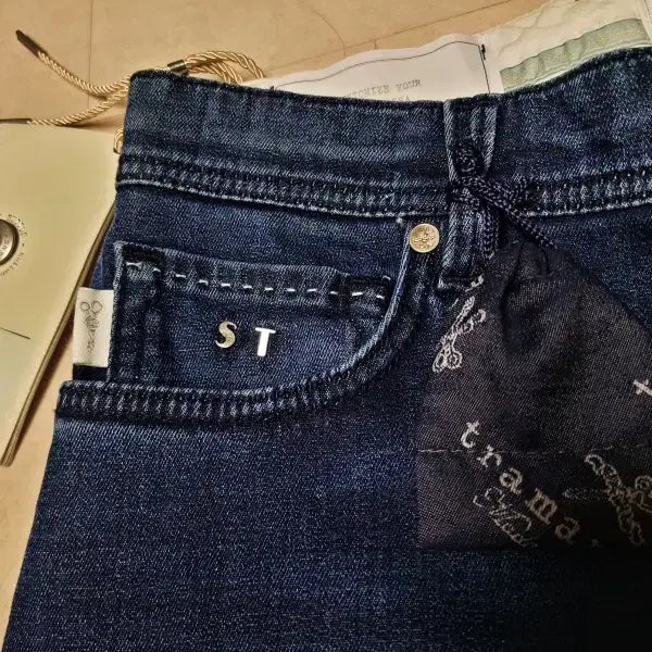[BUNJANG] Tramarossa Leonardo 12 Month Straight Fit Unworn Jeans / 트라마로사 레오나르도 12먼스 스트레이트핏 미착용품  MYR
