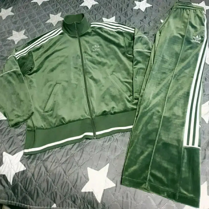 [BUNJANG] Adidas Firebird Velvet Tracksuit Set Olive Green / (블랙핑크 리사PICK)아디다스 파이어버드 벨벳 상하의 세트 올리브 그린