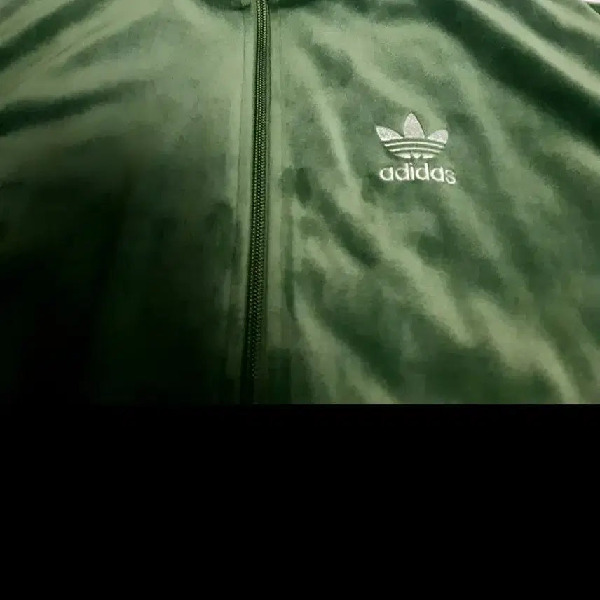 [BUNJANG] Adidas Firebird Velvet Tracksuit Set Olive Green / (블랙핑크 리사PICK)아디다스 파이어버드 벨벳 상하의 세트 올리브 그린
