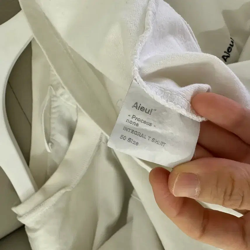 [BUNJANG] AIEUL Short Sleeve T-Shirt White / 아이엘 aieul 반팔