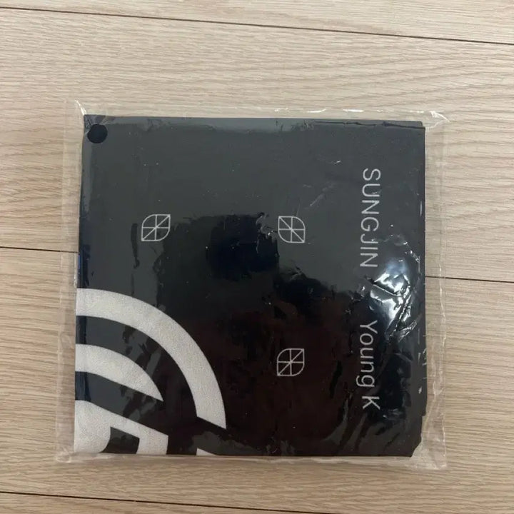 [SOLD OUT] 데이식스 포에버영 반다나