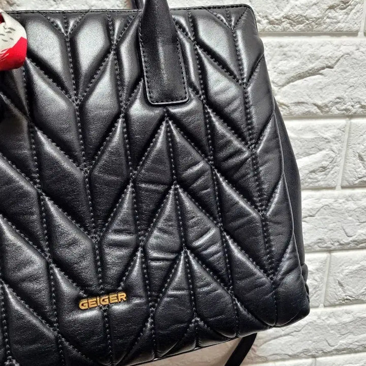 [BUNJANG] Geiger Quilted Black Tote Bag/Shoulder Bag / GEIGER 퀼팅 블랙 토트백 겸 숄더백