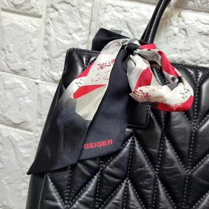 [BUNJANG] Geiger Quilted Black Tote Bag/Shoulder Bag / GEIGER 퀼팅 블랙 토트백 겸 숄더백