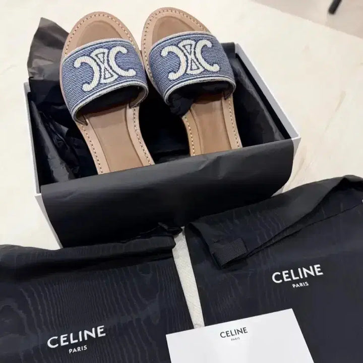 [SOLD OUT] 셀린느 슬리퍼 림피아 뮬 2회 착용