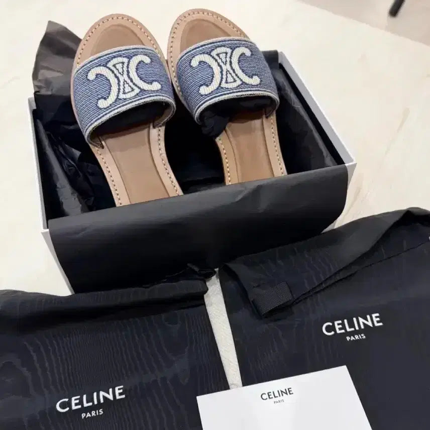[SOLD OUT] 셀린느 슬리퍼 림피아 뮬 2회 착용