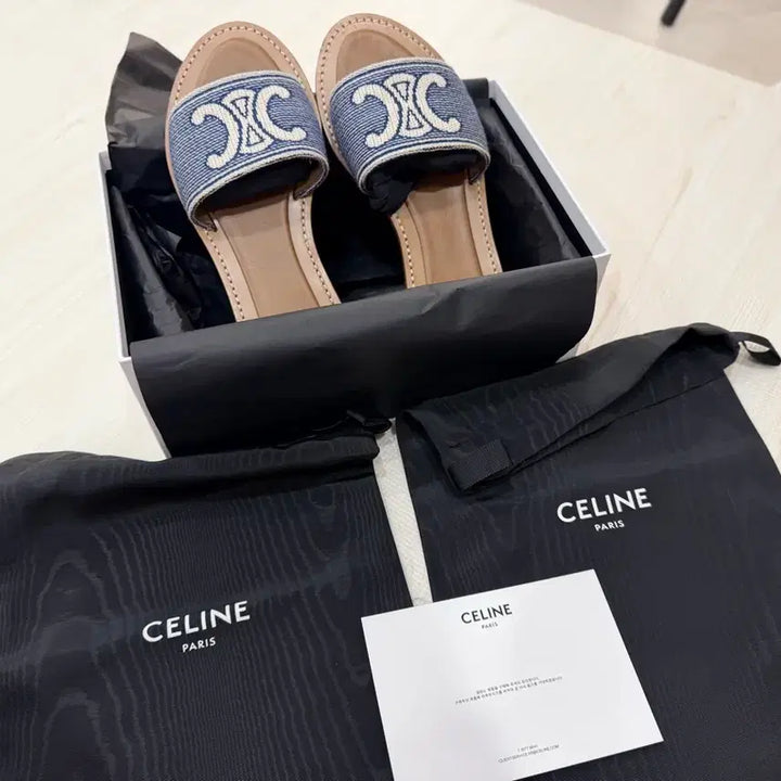[SOLD OUT] 셀린느 슬리퍼 림피아 뮬 2회 착용