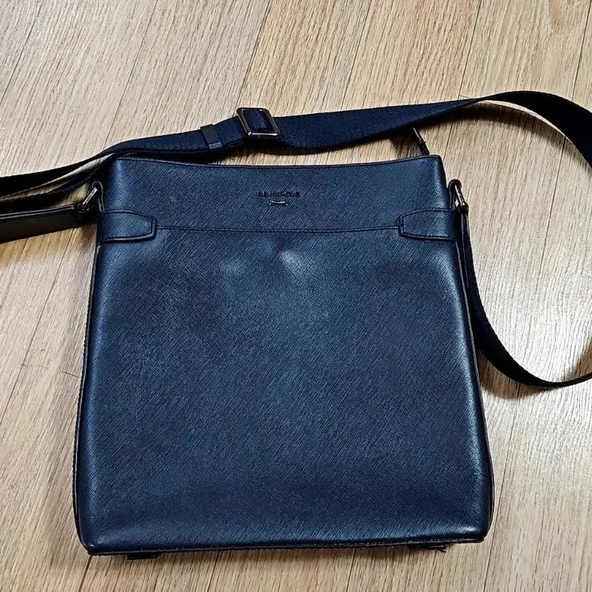 [BUNJANG] Beanpole Leather Crossbody Bag / 빈폴 가죽 크로스백