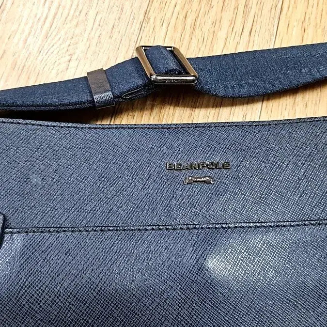 [BUNJANG] Beanpole Leather Crossbody Bag / 빈폴 가죽 크로스백