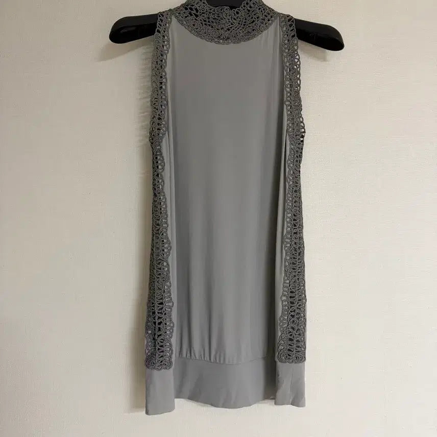 [BUNJANG] Fendi Sleeveless T-shirt / 펜디 민소매 티셔츠