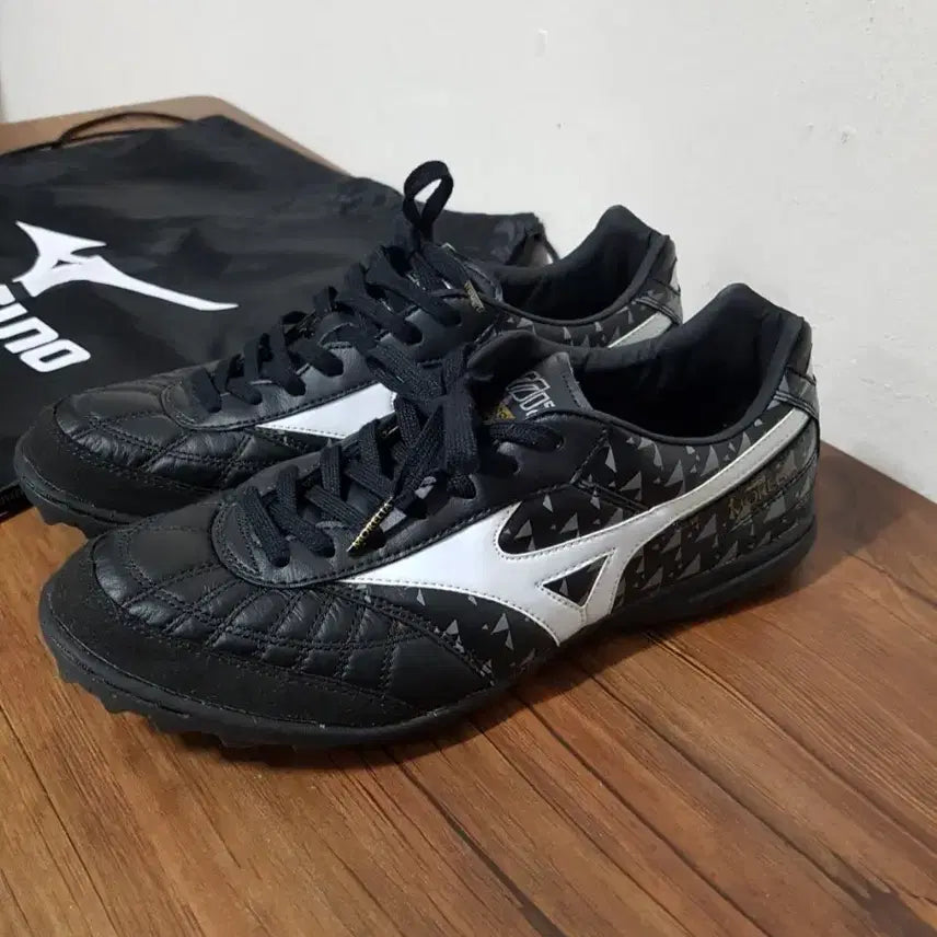 [BUNJANG] Mizuno Morelia Sala Japan TF Futsal Shoes / 미즈노 모렐리아 살라 재팬 TF