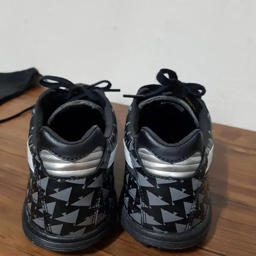 [BUNJANG] Mizuno Morelia Sala Japan TF Futsal Shoes / 미즈노 모렐리아 살라 재팬 TF