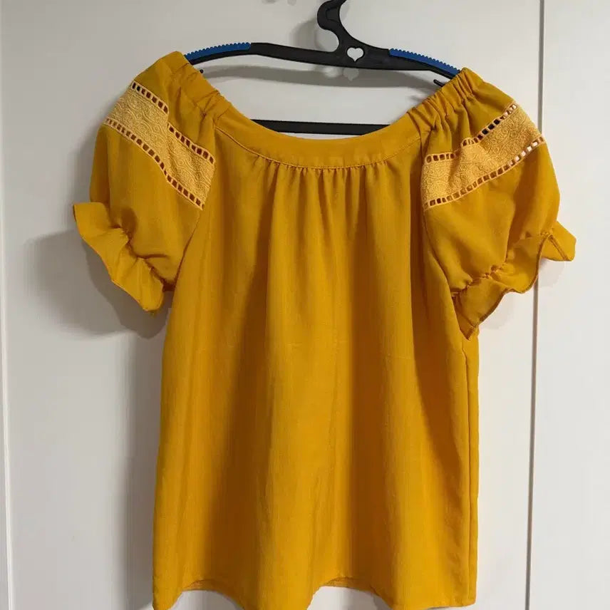 [BUNJANG] Off-Shoulder Blouse / 오프숄더 블라우스