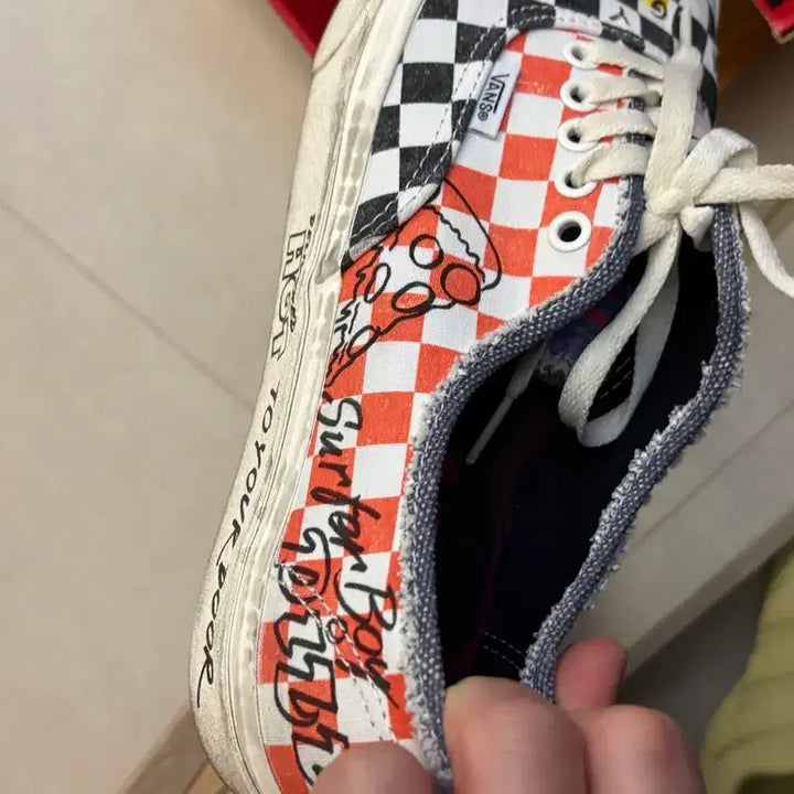 [BUNJANG] Vans Stranger Things Authentic Sneakers / 기묘한이야기 반스 어센틱 275