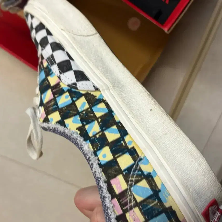 [BUNJANG] Vans Stranger Things Authentic Sneakers / 기묘한이야기 반스 어센틱 275