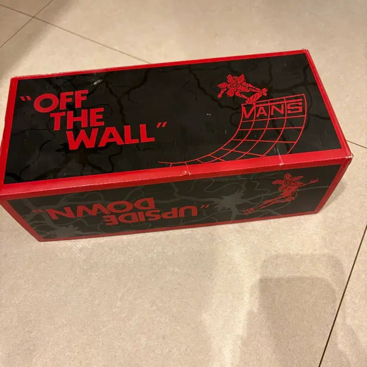 [BUNJANG] Vans Stranger Things Authentic Sneakers / 기묘한이야기 반스 어센틱 275