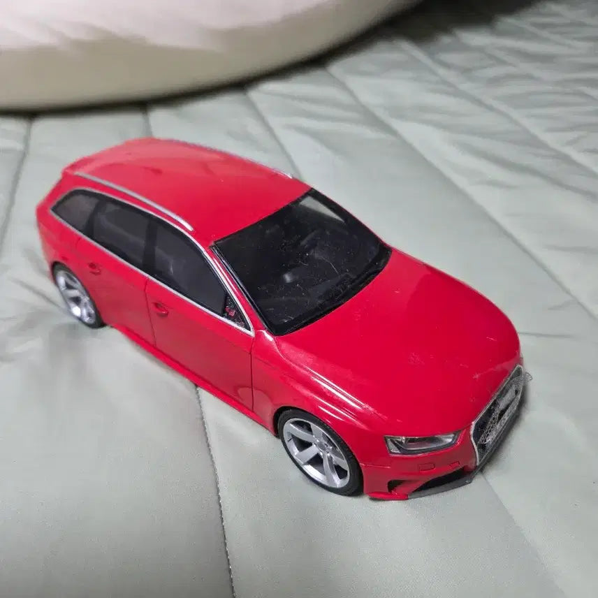 [BUNJANG] GT Spirit Audi RS4 Avant Diecast 1:18 Limited Edition / GT Spirit 아우디 RS4 아반트 다이캐스트 1:18 전세계 한정판